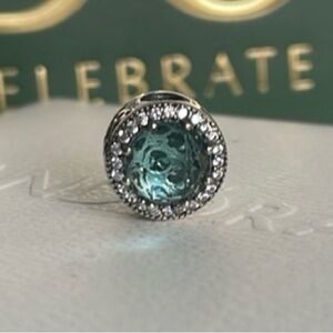 Pandora Radiant Hearts Glacier Blue